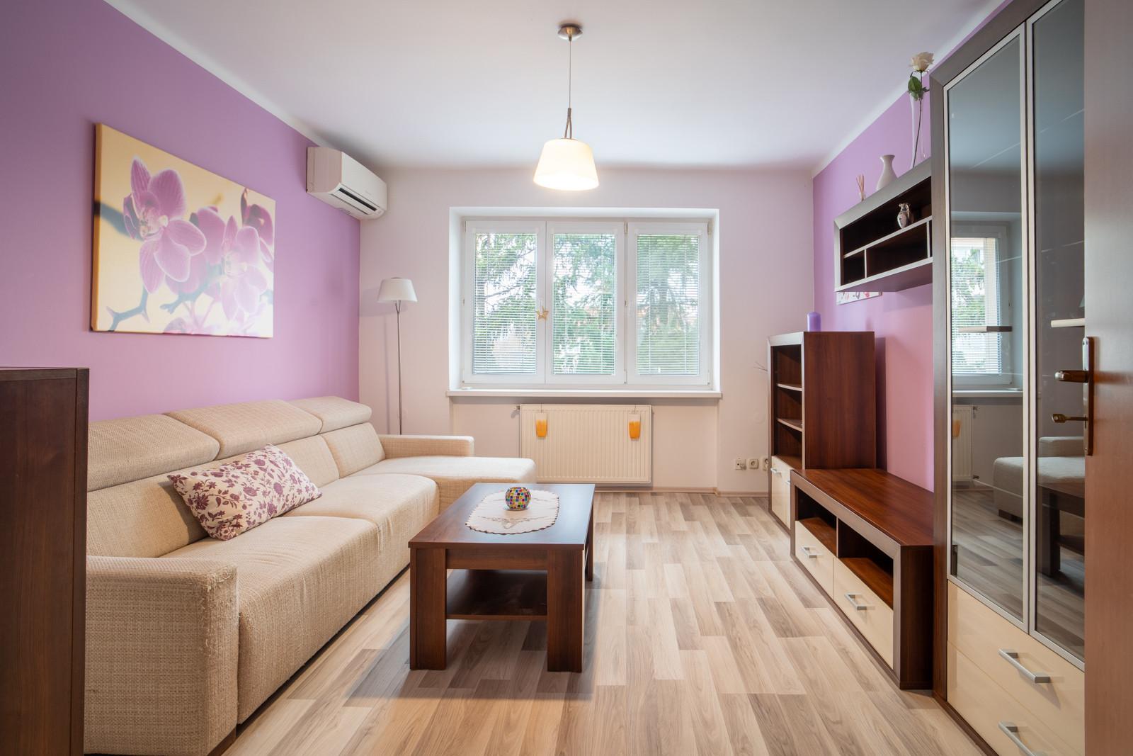 PRENAJATÉ: Na prenájom priestranný 2-izbový byt na Záhradnej ulici v Pezinku