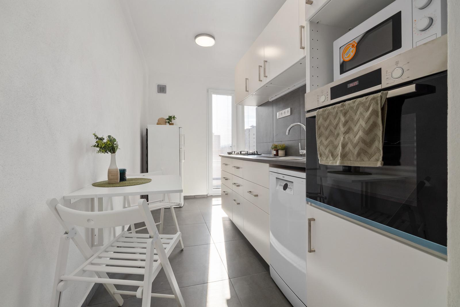 Na prenájom priestranný, moderný 2-izbový byt na Riazanskej ulici v Bratislave