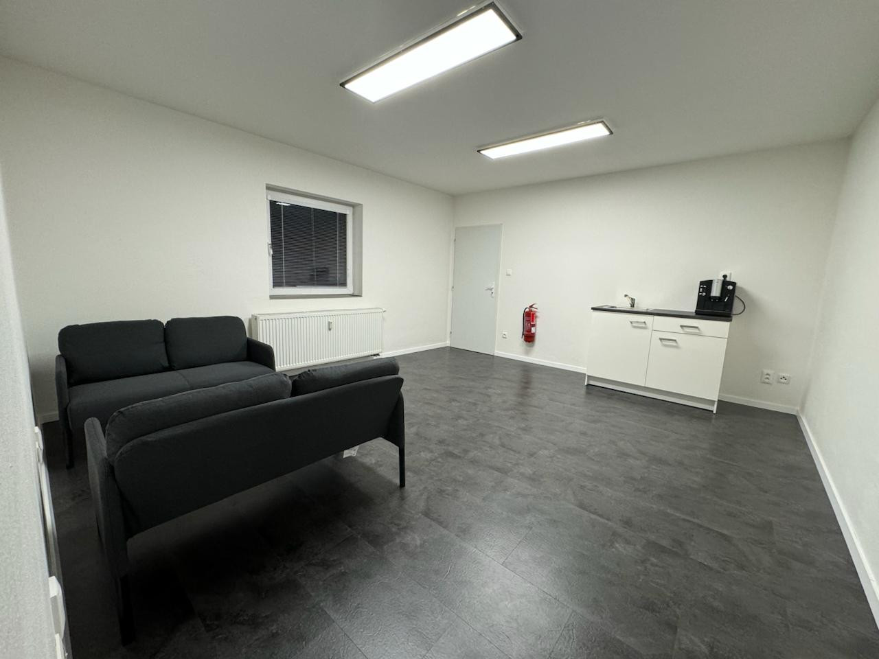 Na prenájom administratívny priestor s parkovaním v Malackách