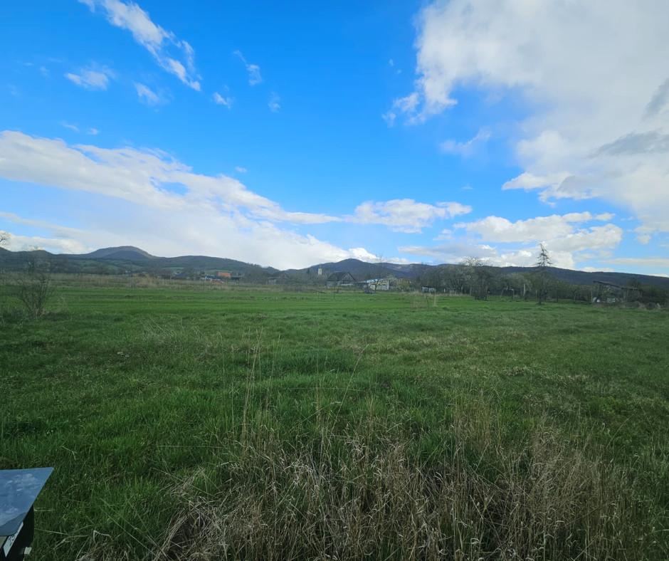 Na predaj perspektívny pozemok v obci Kuchyňa