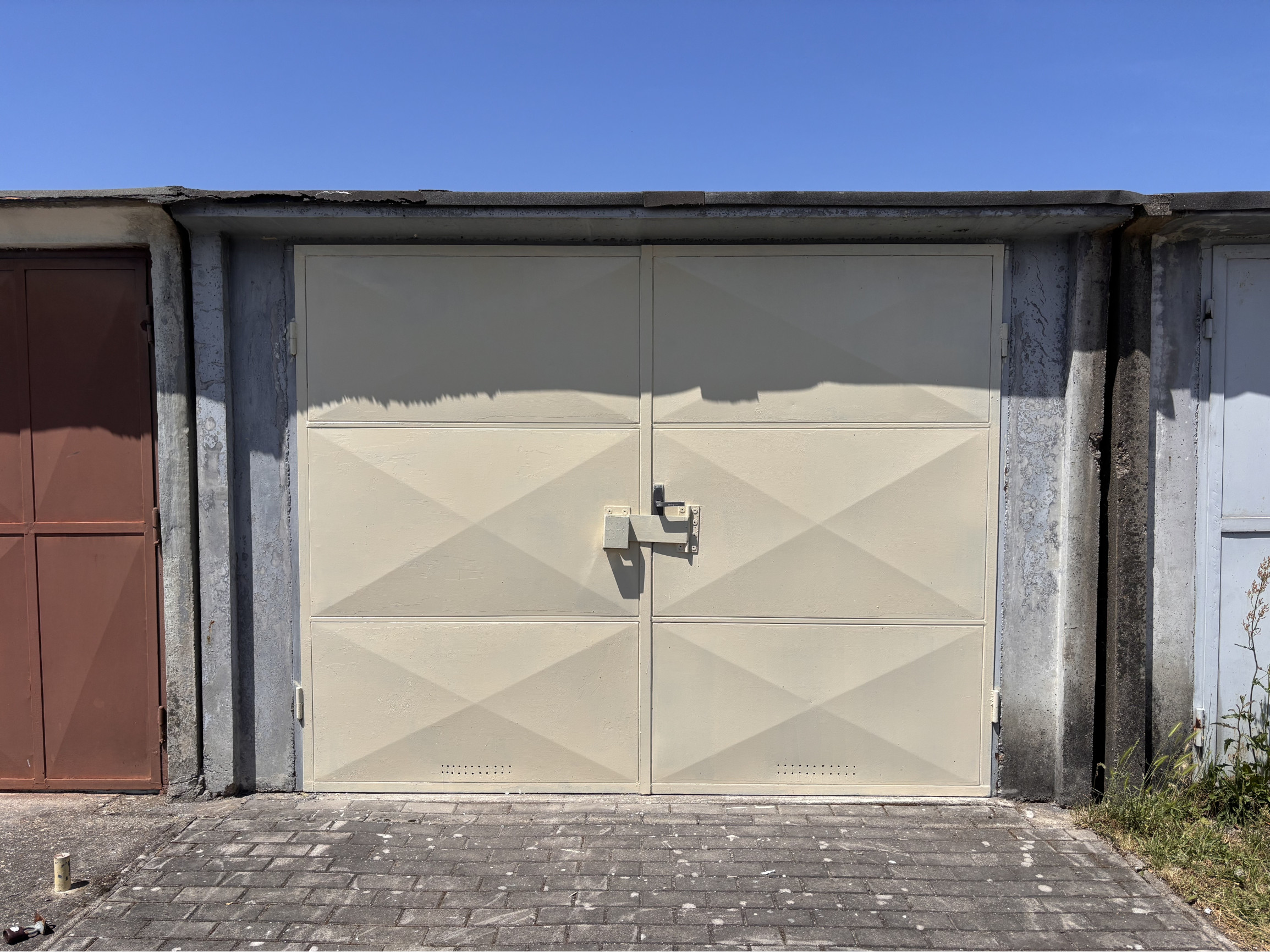 Na prenájom garáž v Rohožníku