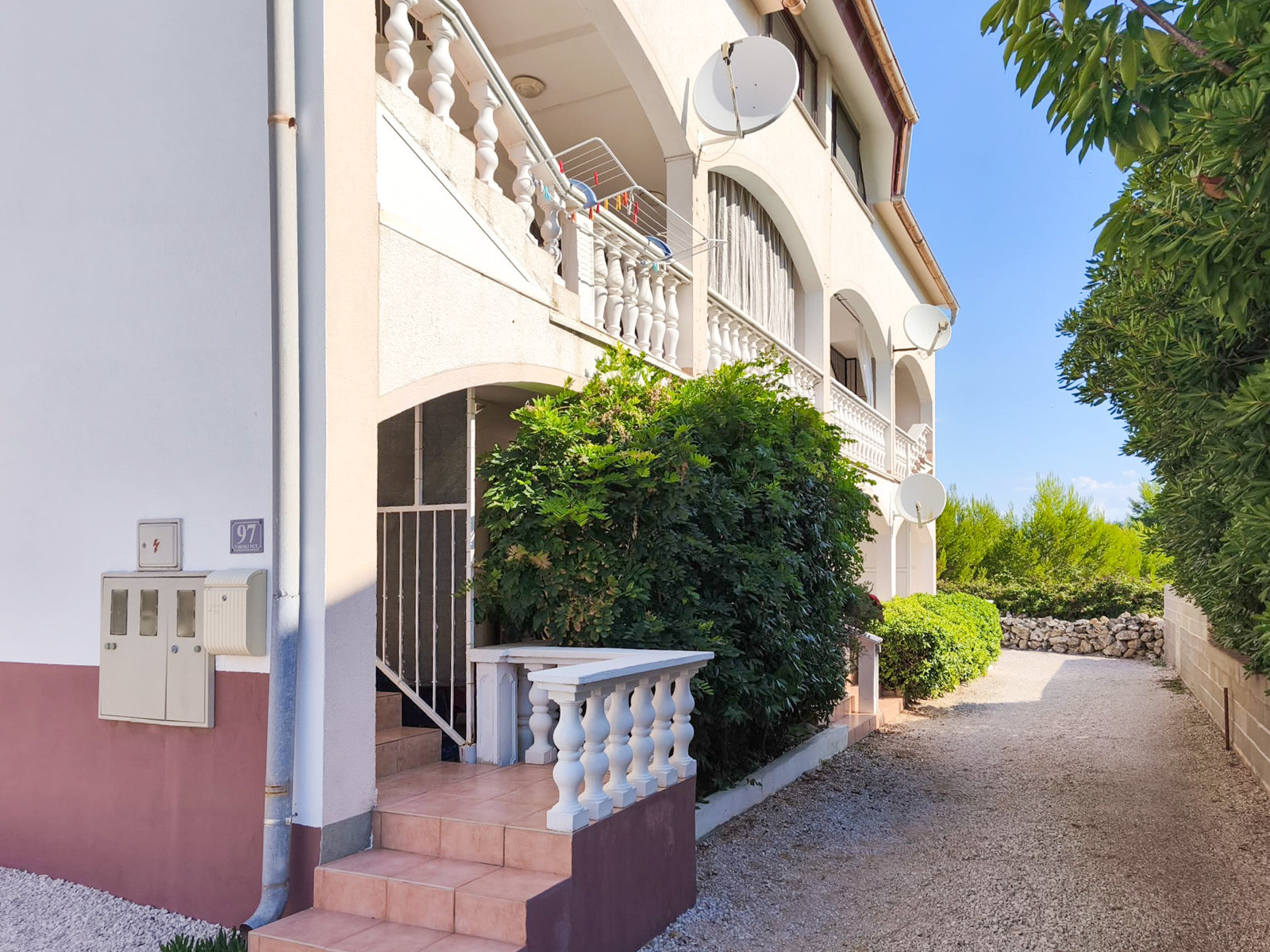 Na predaj 3-izbový apartmán na ostrove Vir v Chorvátsku