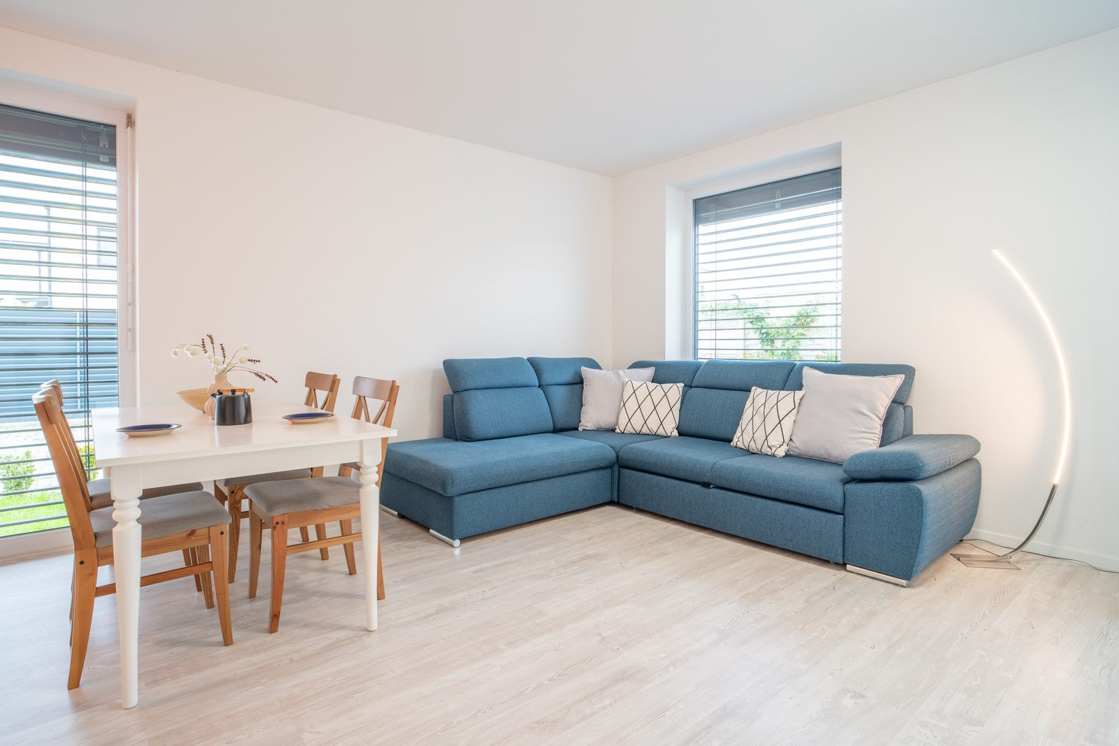 Na prenájom kompletne zariadený 4-izbový byt s benefitmi rodinného domu v Rovinke