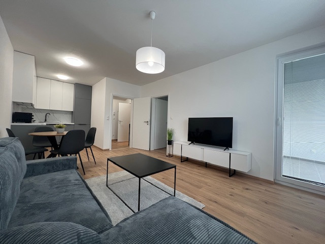 Na prenájom 2-izbový byt Halalovka - Trenčín