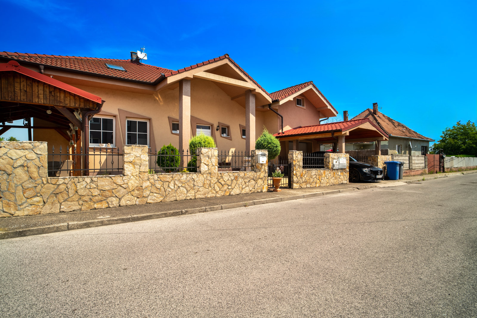 Na predaj priestranný rodinný dom v obci Zlaté Klasy