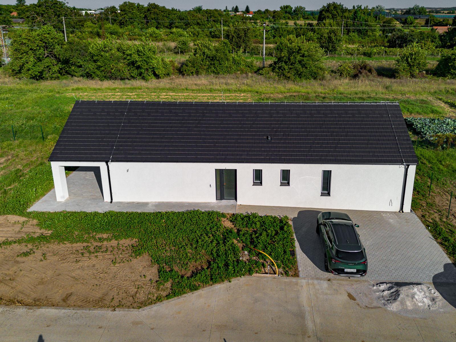 REZERVOVANÉ: Na predaj moderný 4-izbový rodinný dom v Šoporni