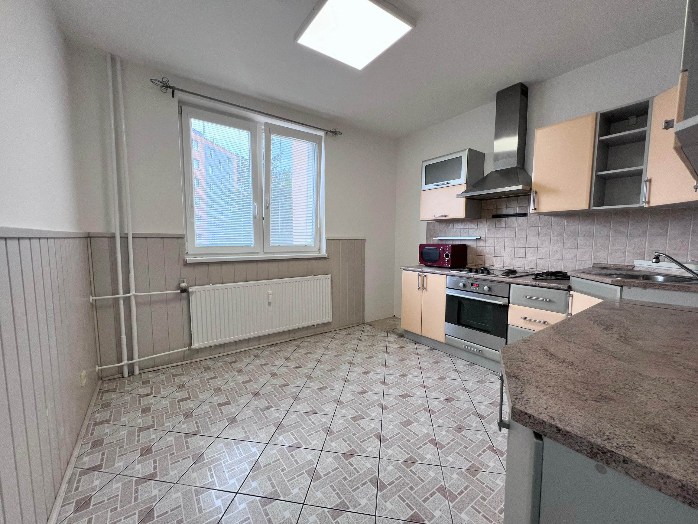 Na predaj priestranný 4-izbový byt v Trenčíne