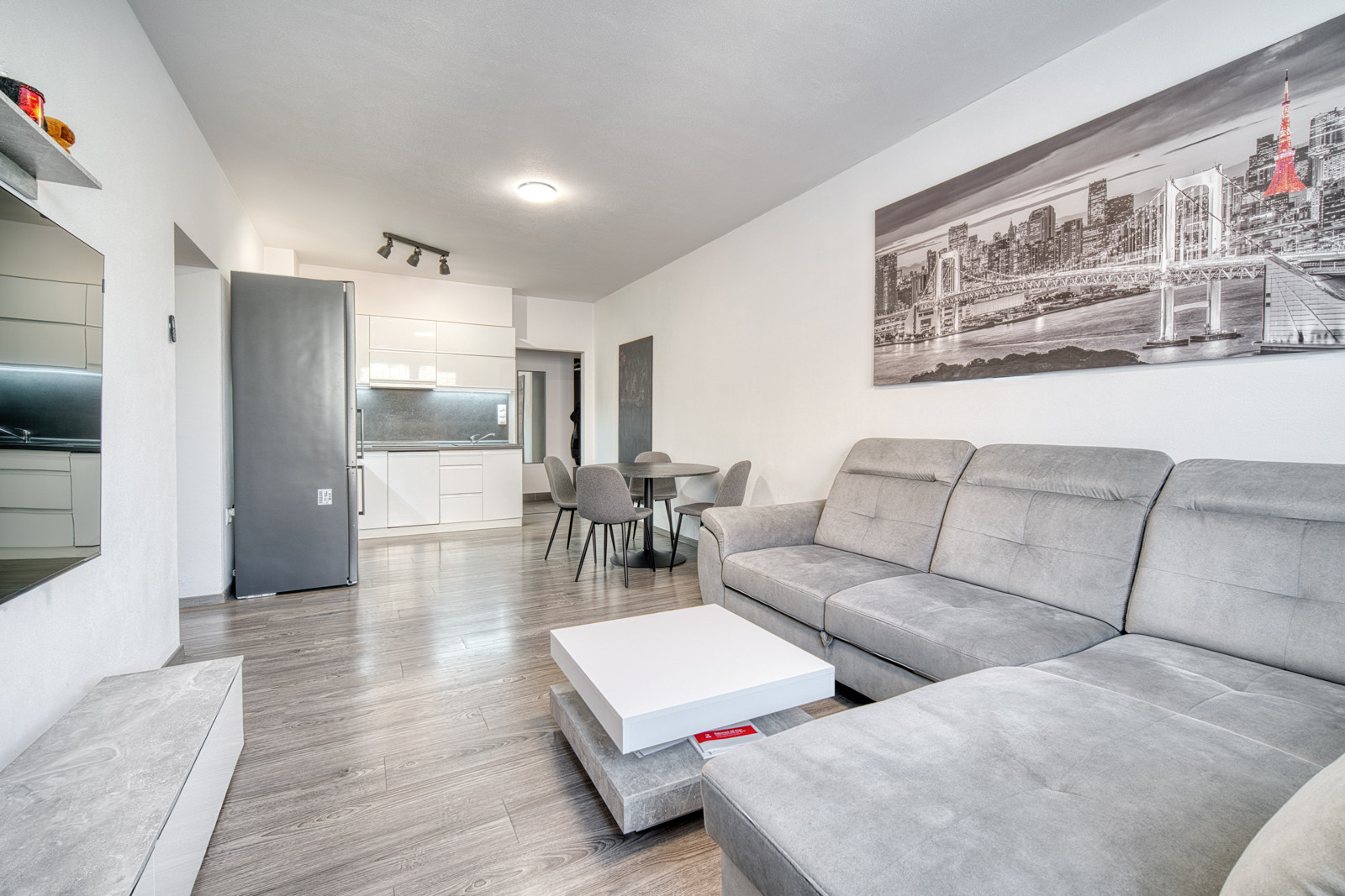 Na predaj moderný 3-izbový byt vo výbornej lokalite Serede