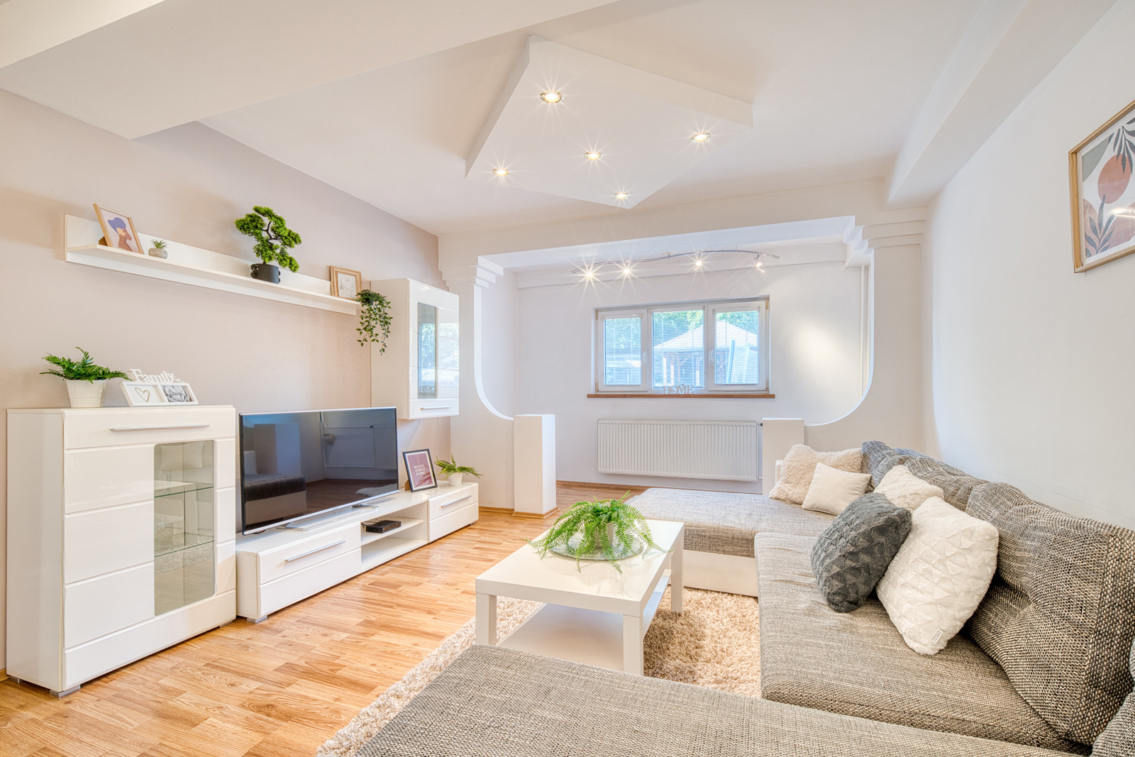 REZERVOVANÉ: Na predaj 2-izbový byt vo Veľkých Levároch