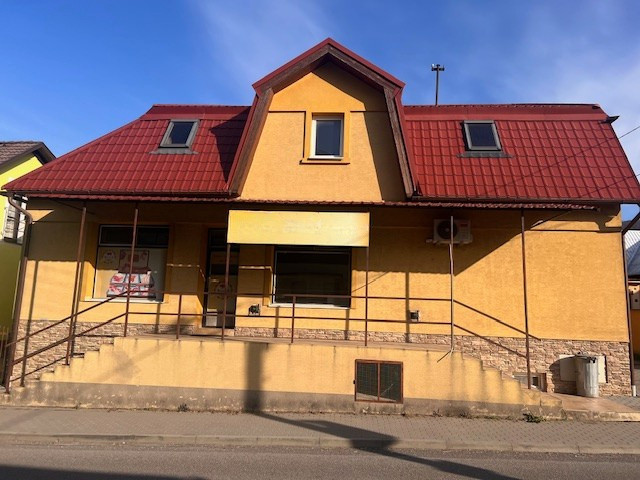 Na predaj budova na podnikateľský účel v Omšení - Trenčianske Teplice