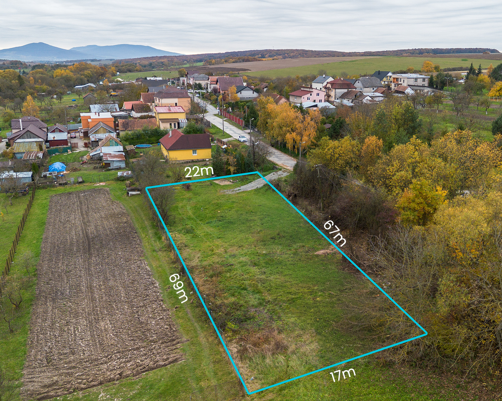 Na predaj veľkorysý pozemok s povolením a projektom v Čižaticiach