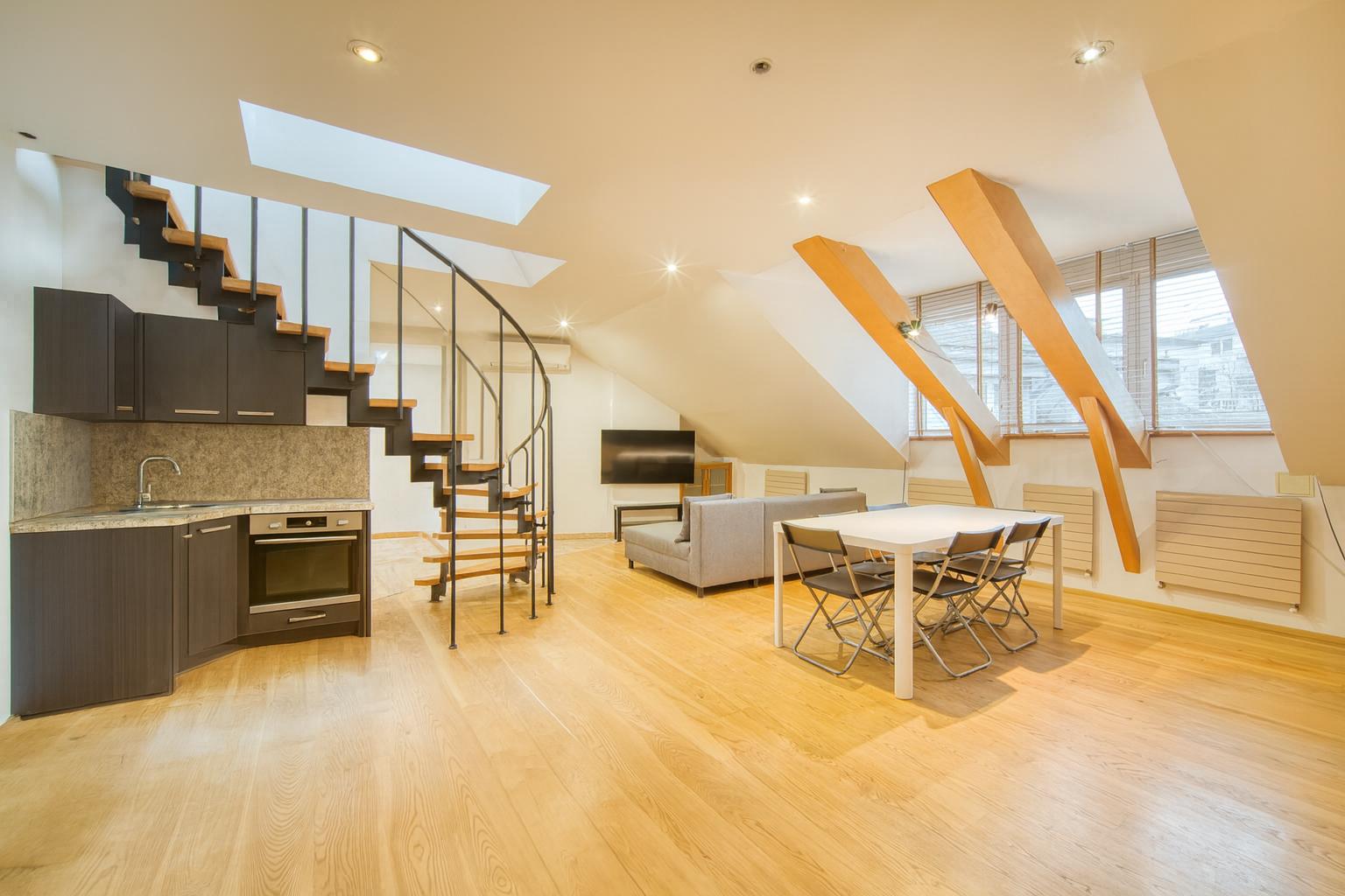 Na predaj netradičný loftový mezonet v srdci Starého Mesta