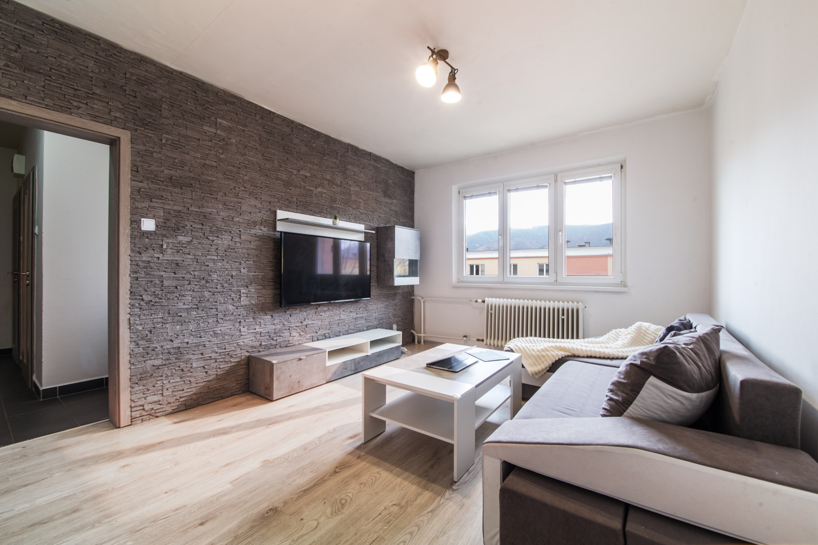 REZERVOVANÉ Na predaj 2-izbový byt s loggiou v Martine