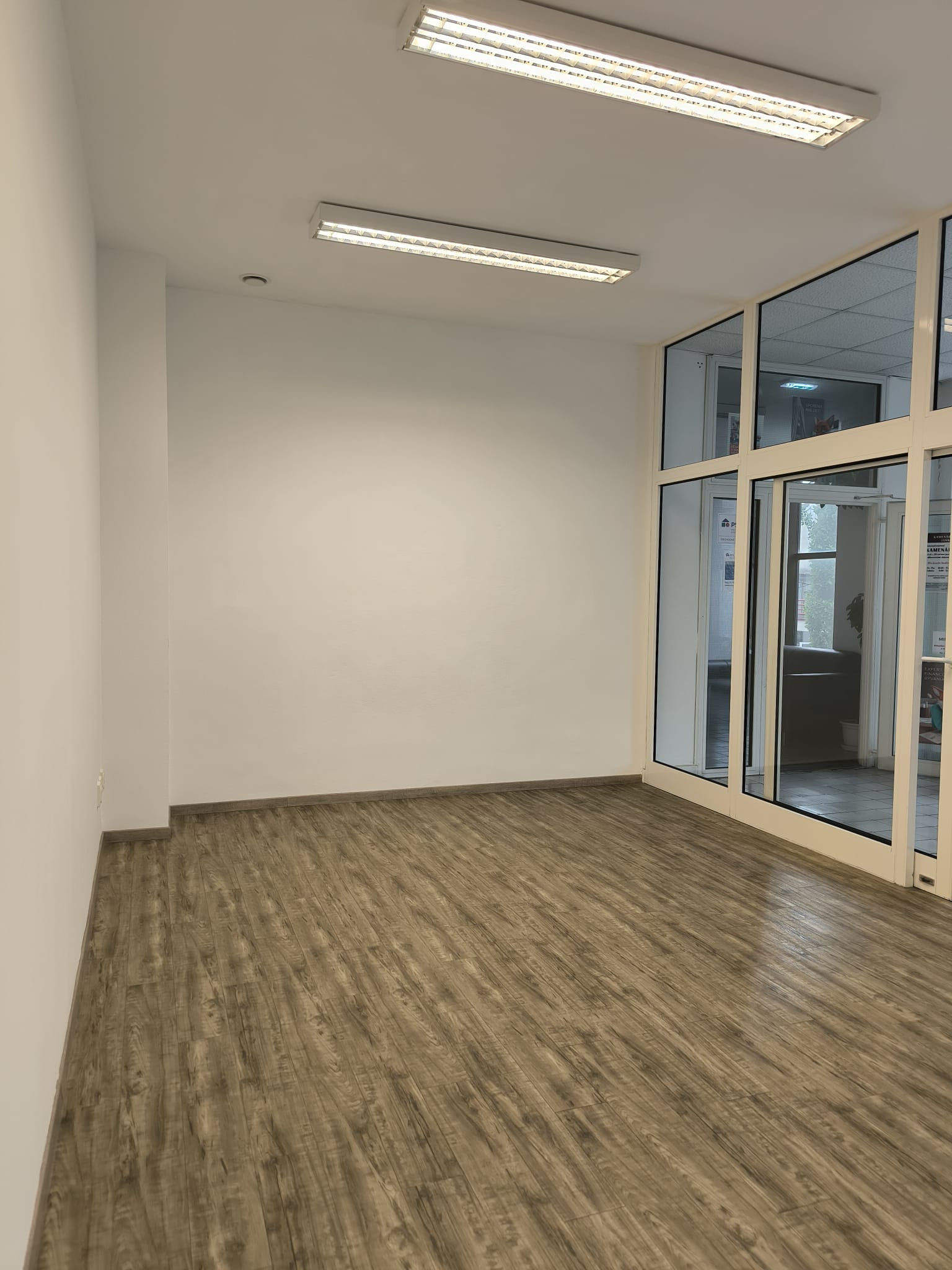 Na prenájom obchodný priestor v centre Malaciek