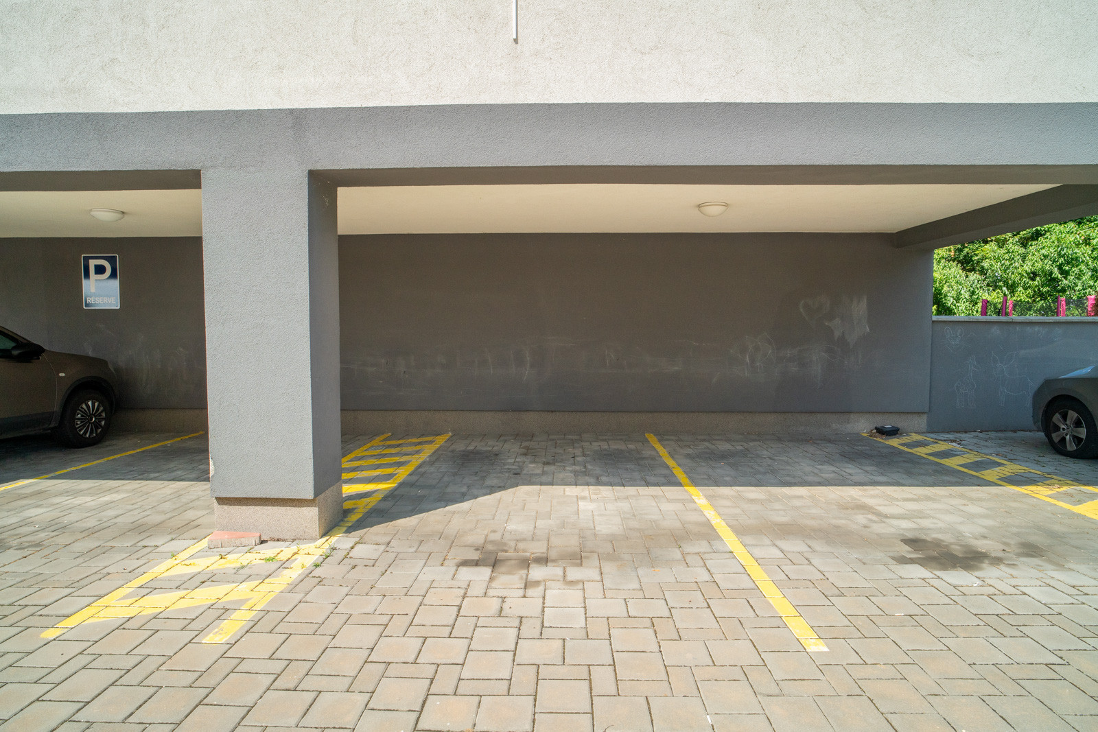 Na predaj parkovacie miesto v Senci na Slávičej ulici