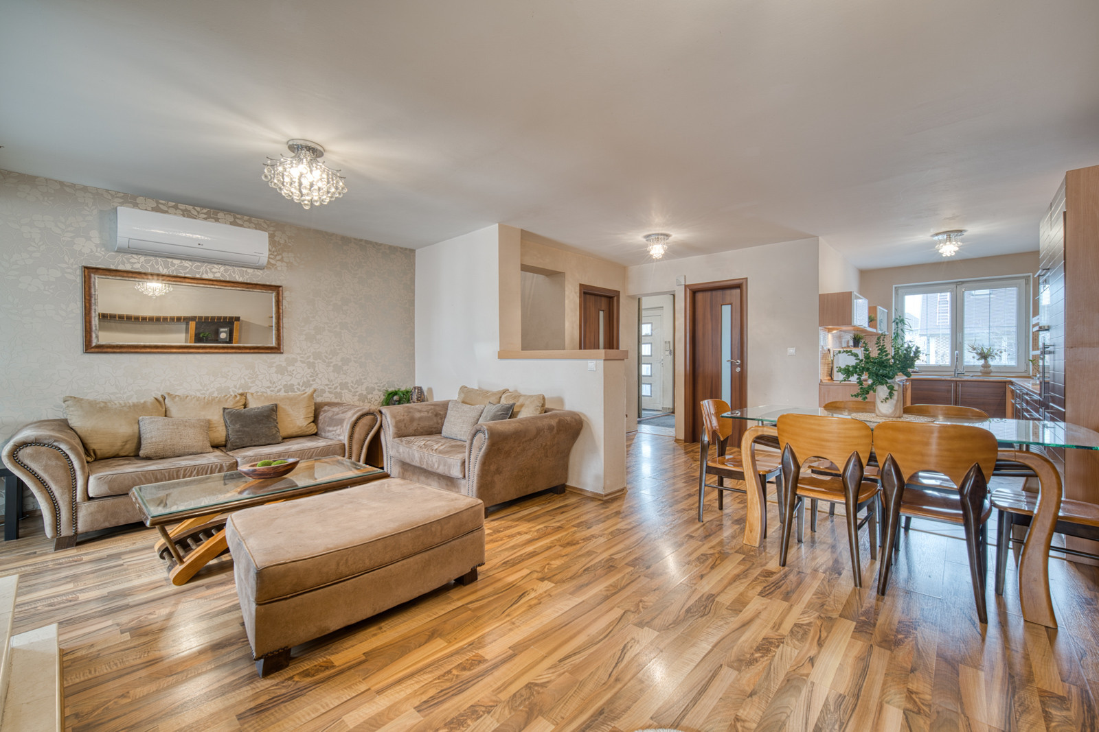 Na predaj dvojpodlažný 4-izbový dom v Malackách