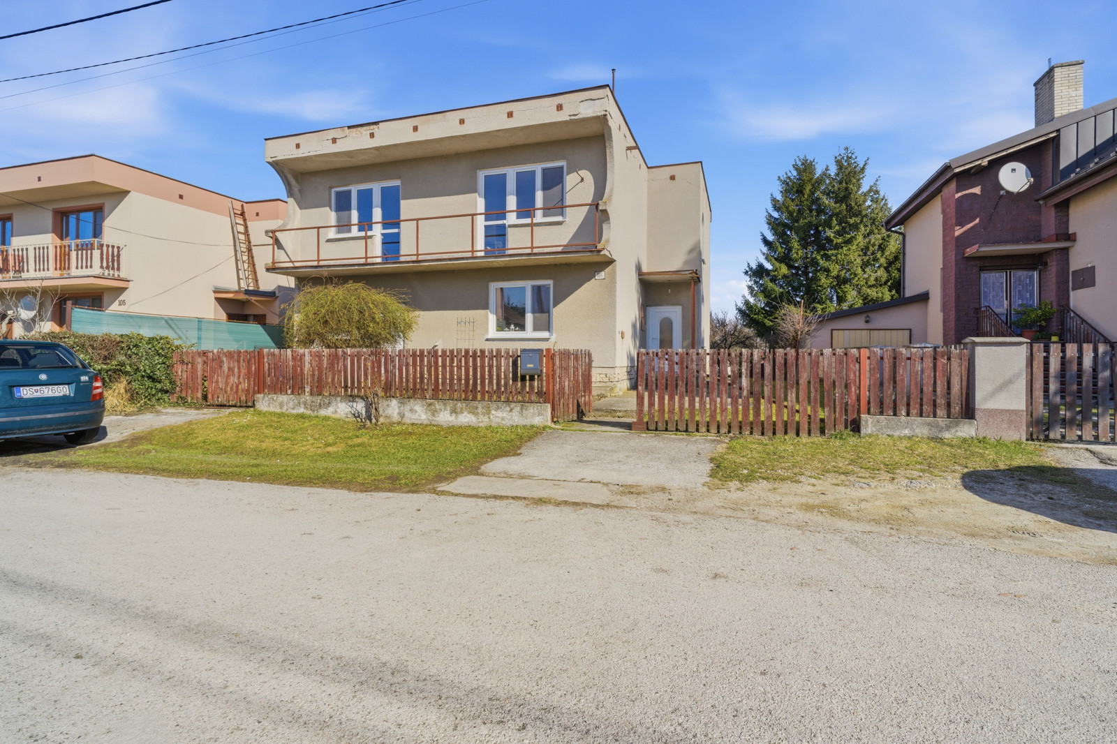 Na predaj dvojpodlažný rodinný dom v Kvetoslavove