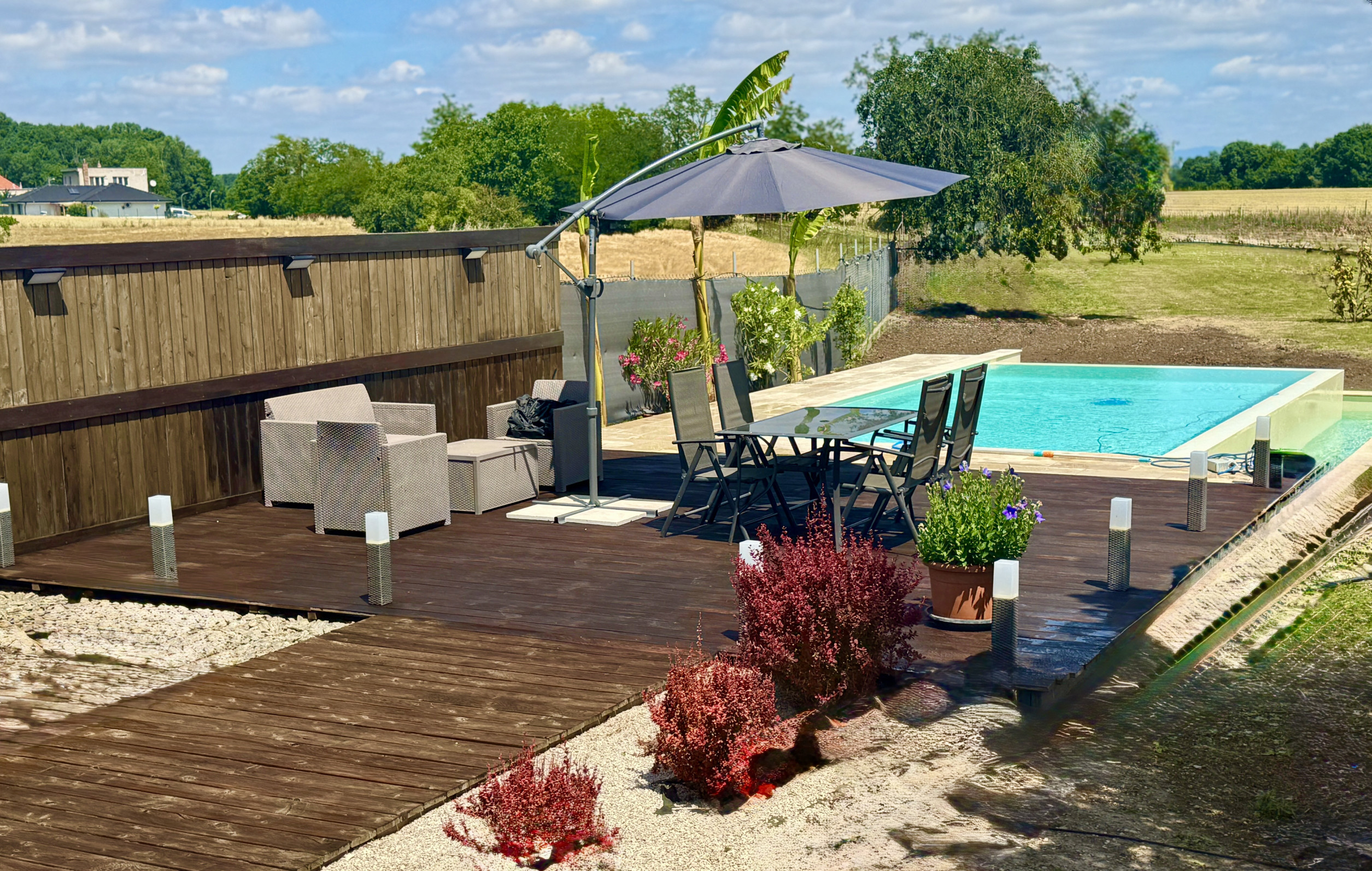 Na predaj moderný 4-izbový rodinný dom s bazénom v Bučanoch