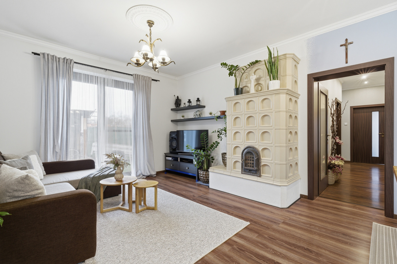 Na predaj rodinný dom s veľkorysým pozemkom v obci Kyselica