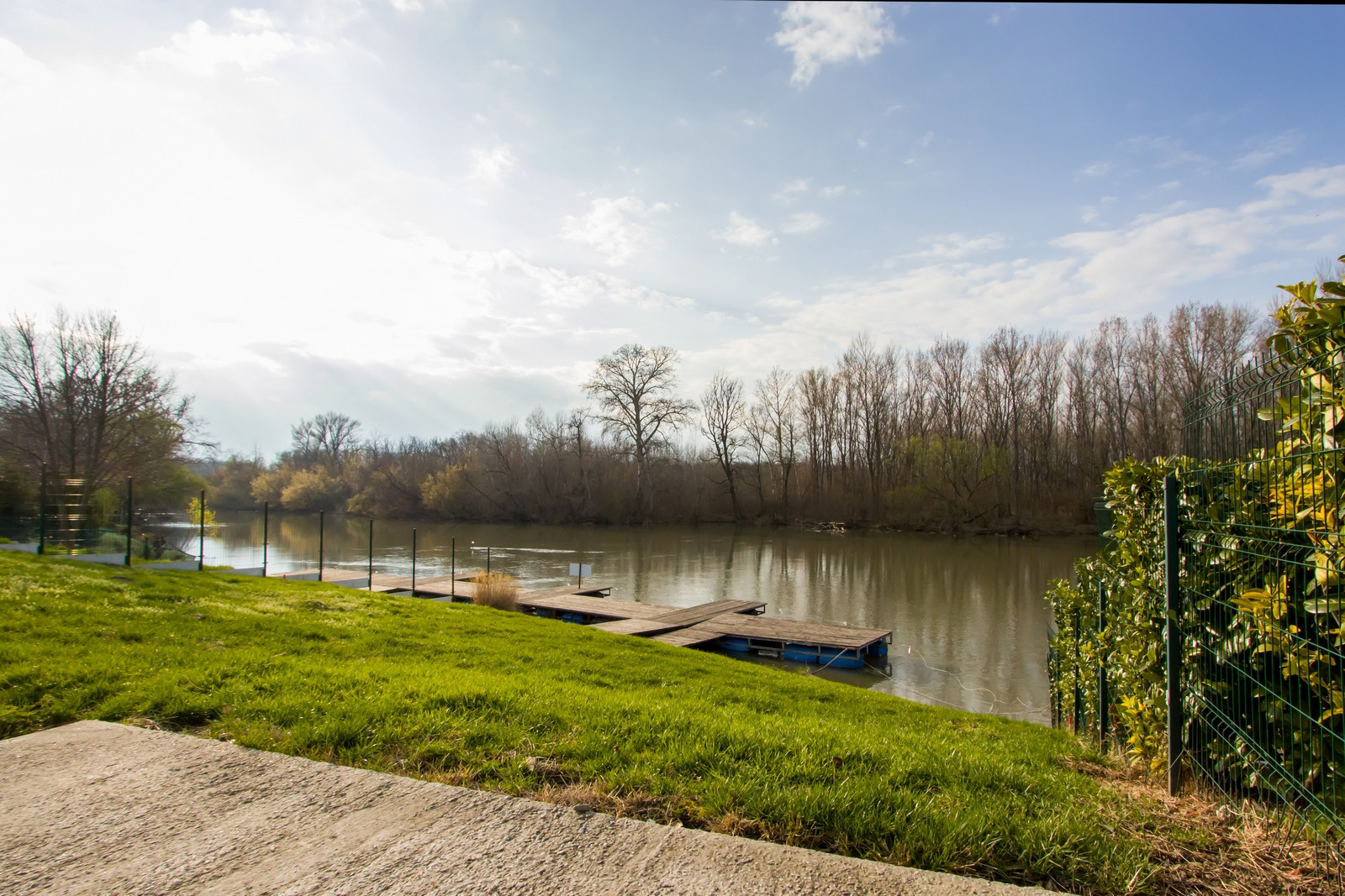 Na predaj atraktívny pozemok v povodí Malého Dunaja