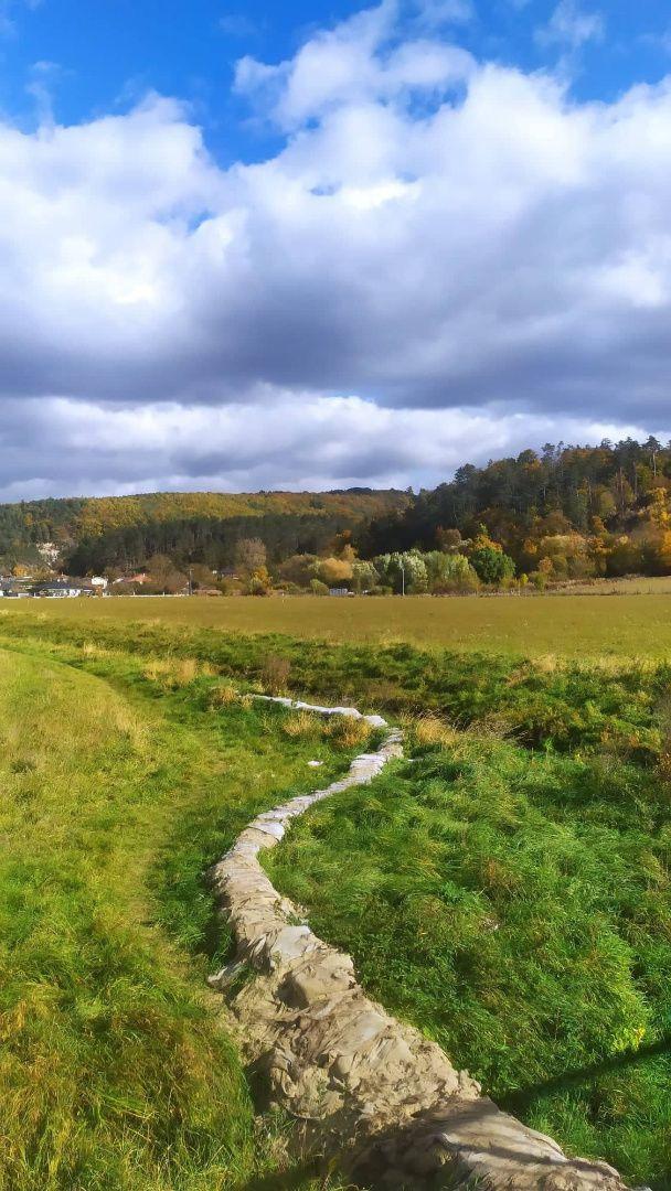 Investičné pozemky v obci UHROVEC