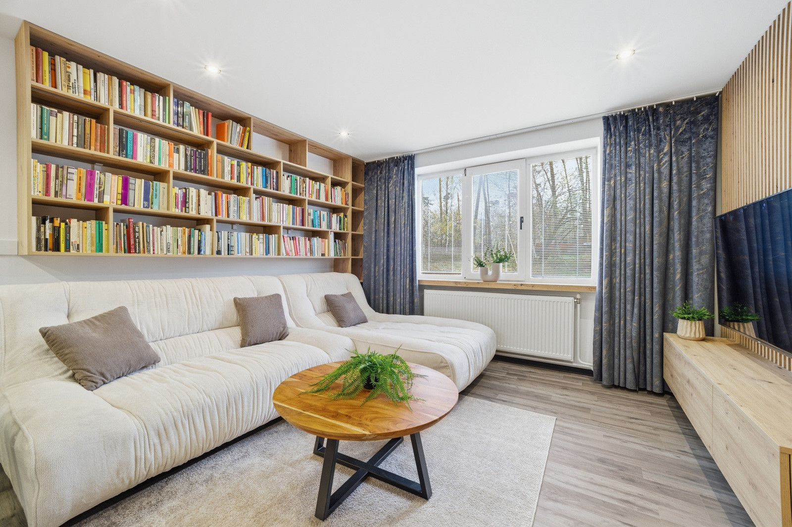 Na prenájom kompletne zariadený 2-izbový byt v Lozorne