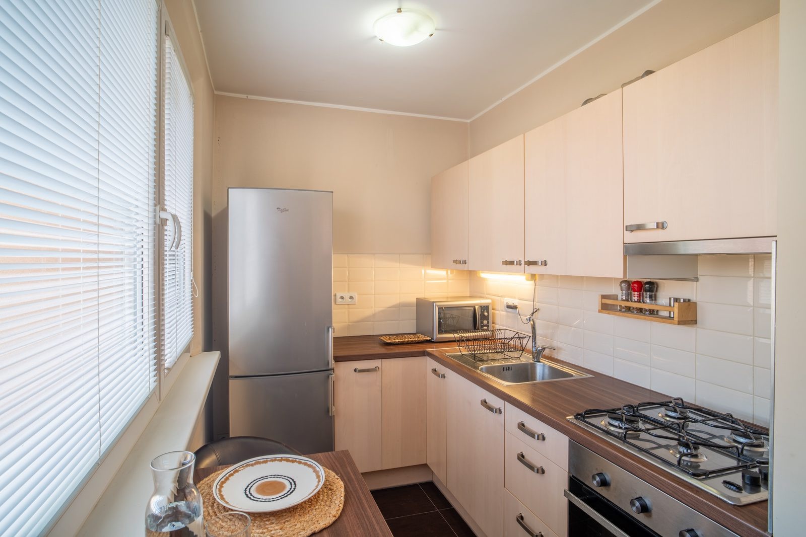 Na prenájom vkusný 2-izbový byt v príjemnej časti Dúbravky