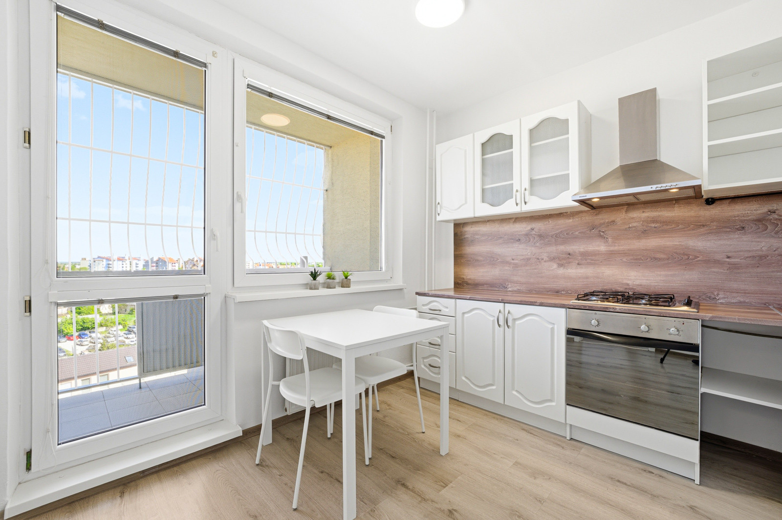 Na prenájom 1-izbový byt v centre Senca + internet a TV v cene